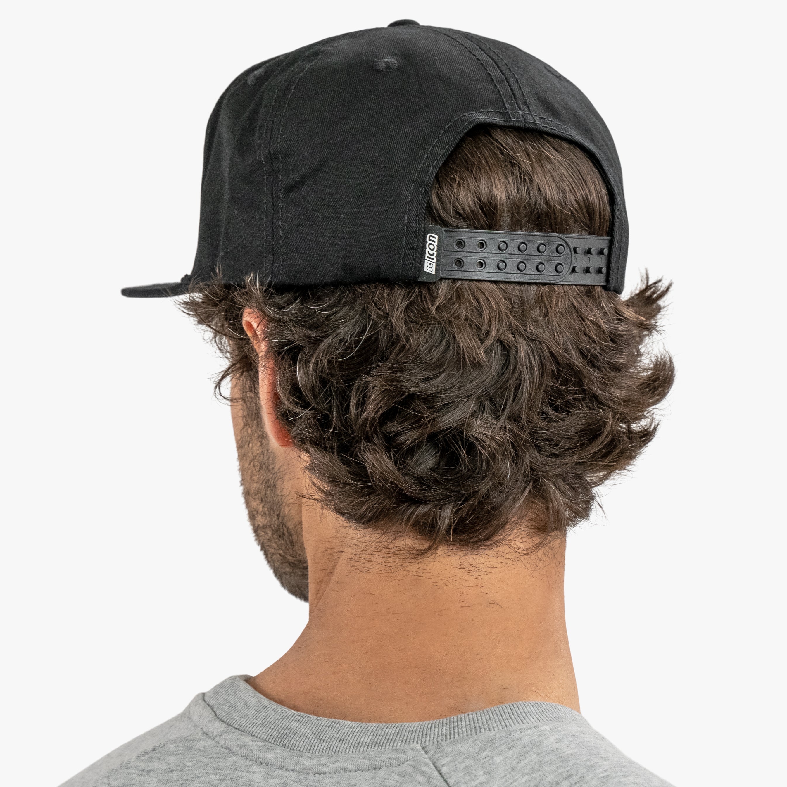 SCICON SNAPBACK-KAPPE MIT BLACK ON BLACK LOGO - 01