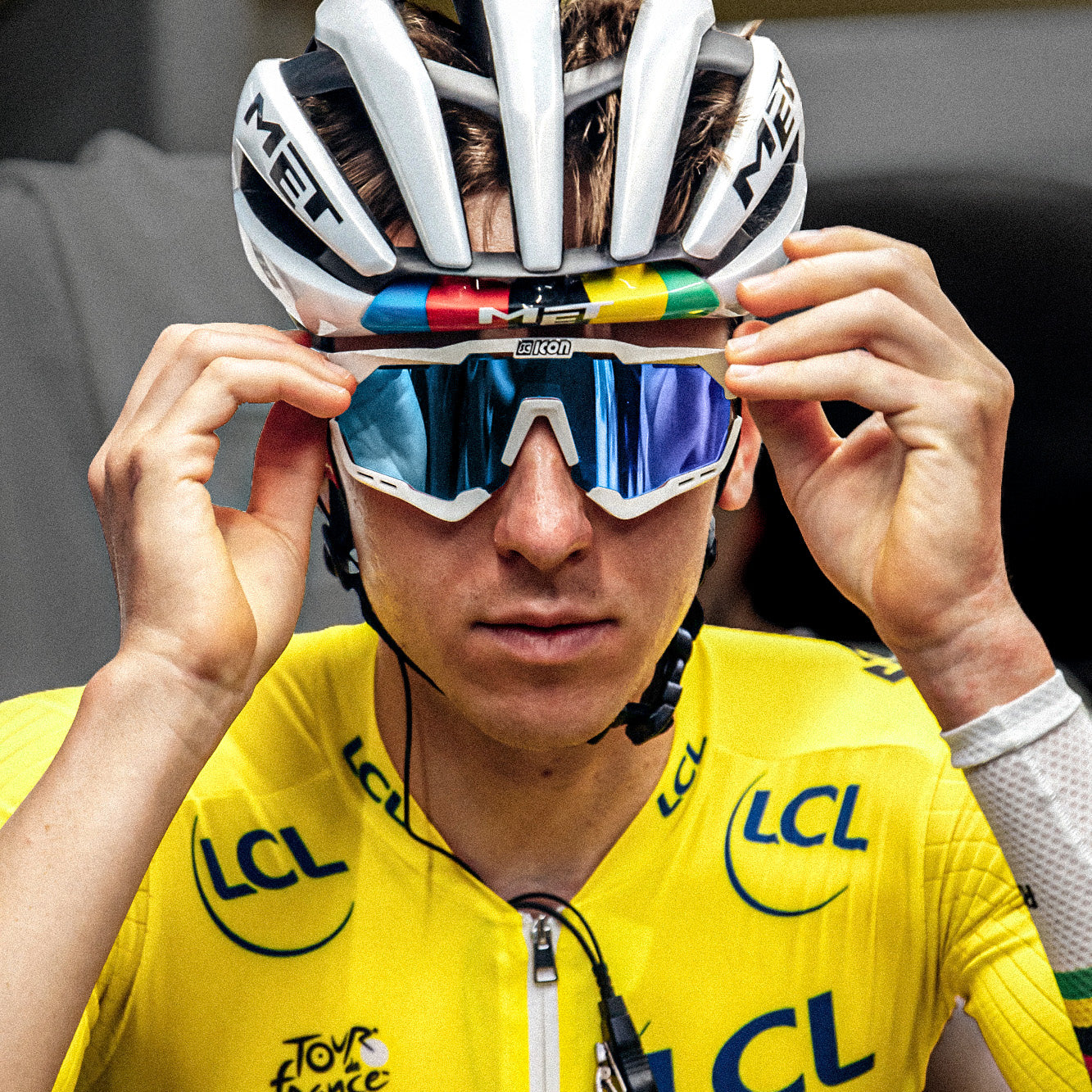 SCICON シーコン　AEROSHADE XLアイウェア White/Blue Aeroshade Sport Sunglasses | Scicon Sports