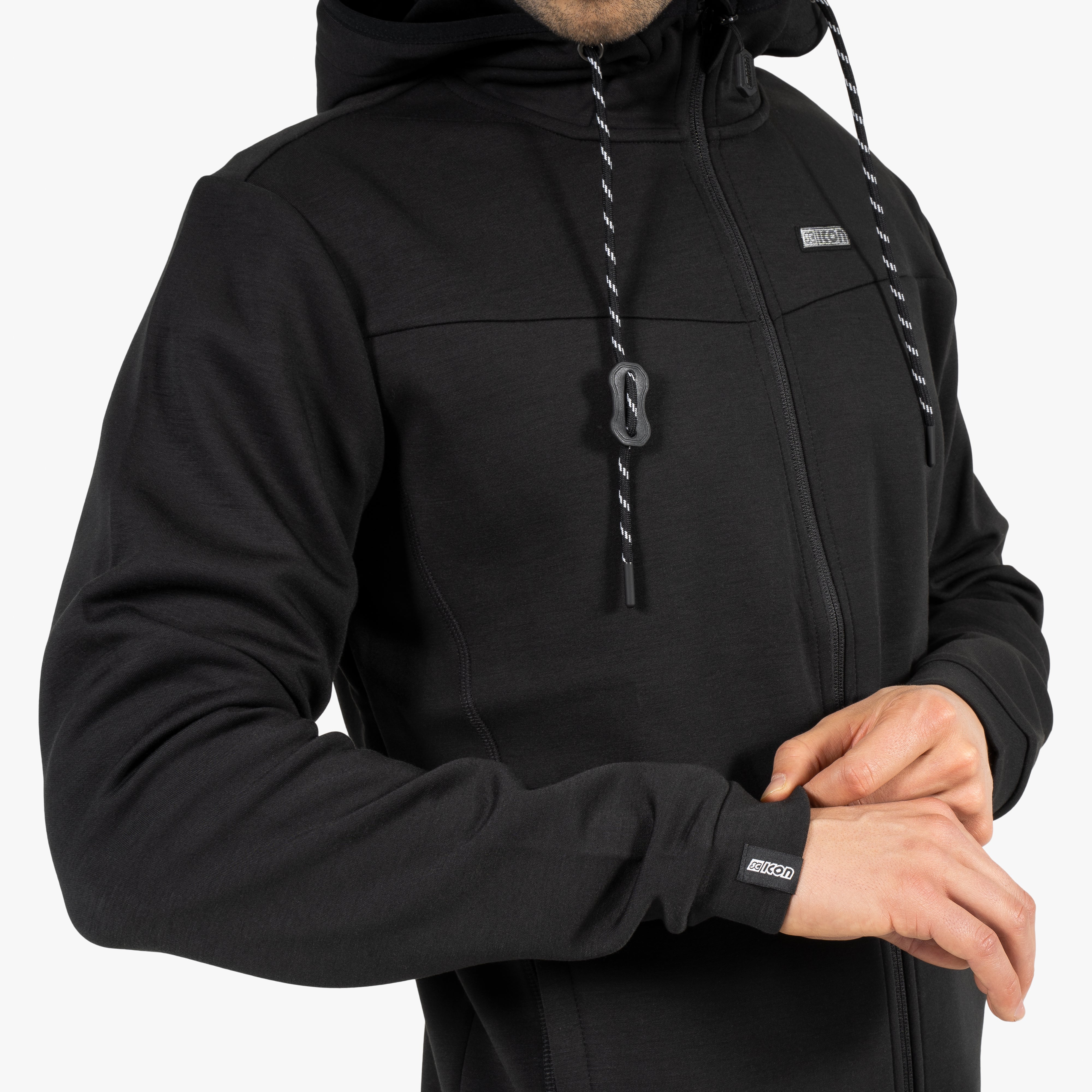 BLOUSON À CAPUCHE ZIPPÉE