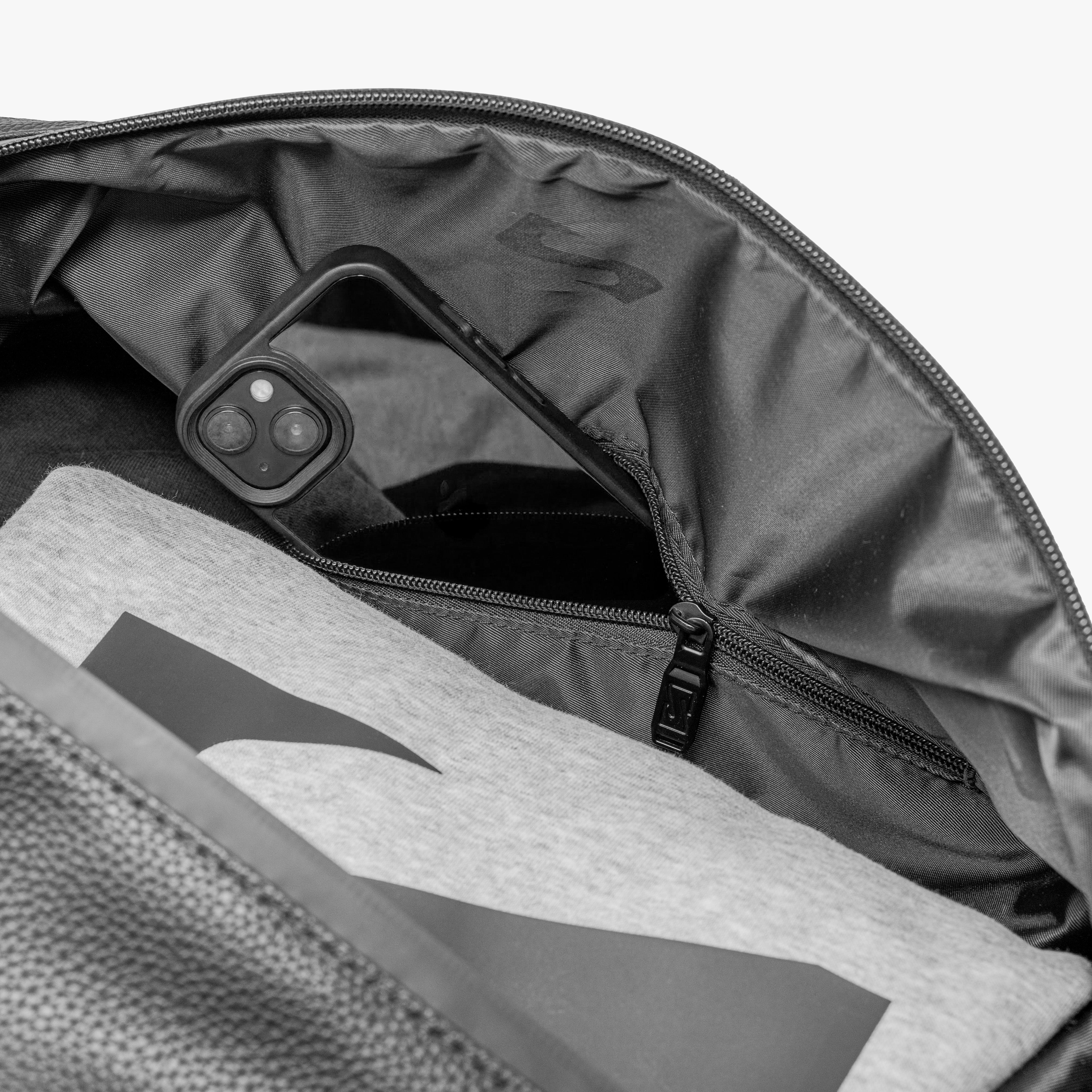 SAC WEEKENDER 18L - CUIR VÉGAN SYNERSKIN™