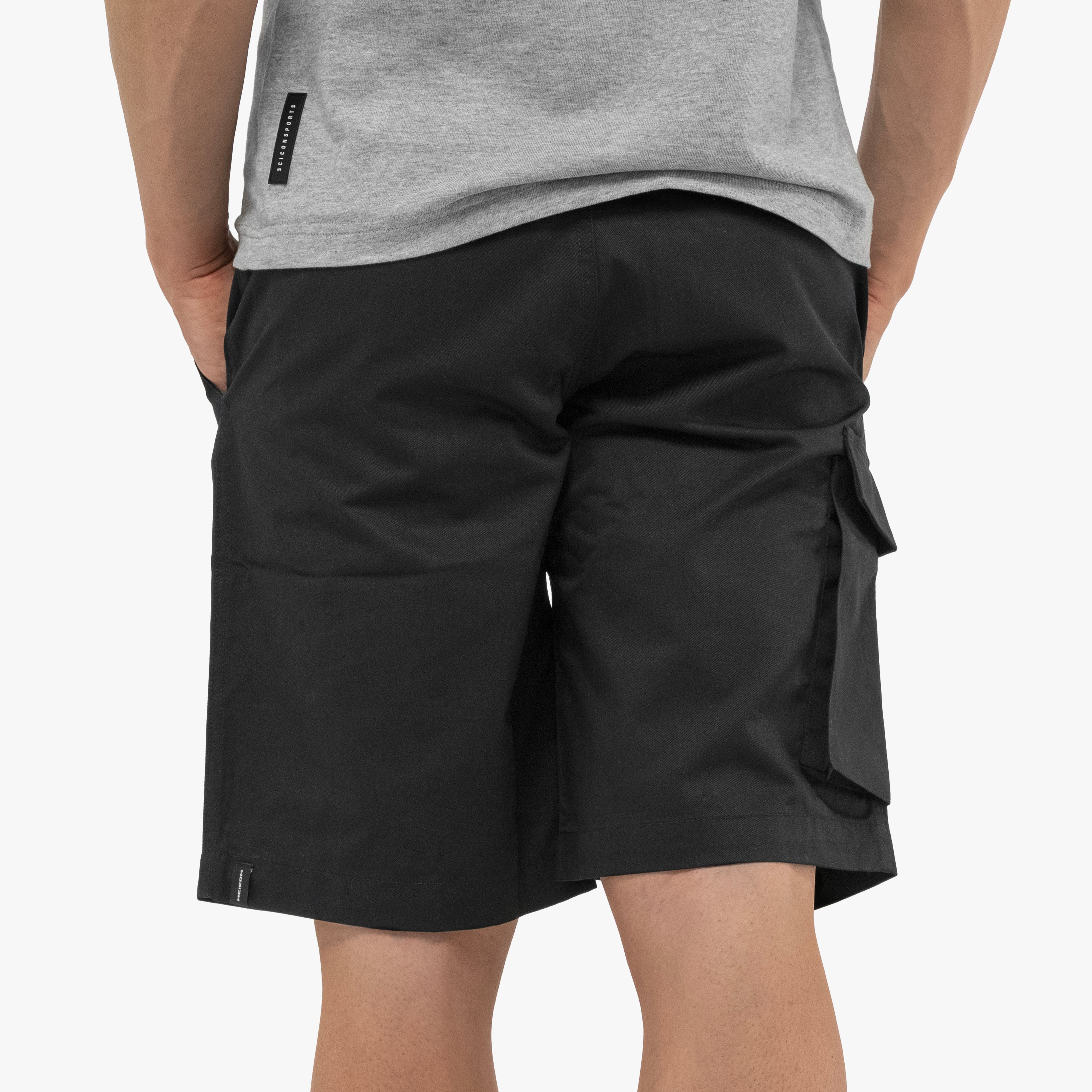BERMUDA SHORTS