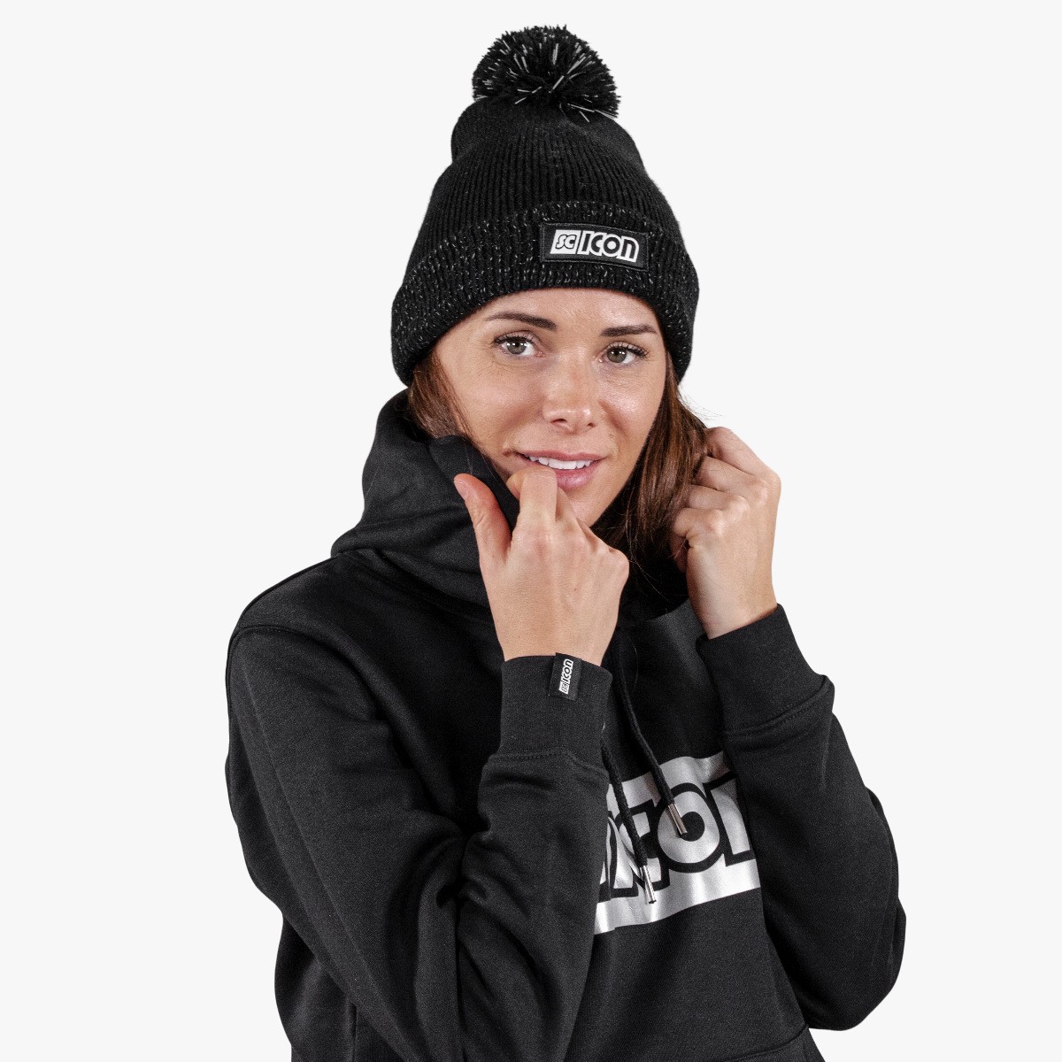 pom pom scicon beanie black bn03301