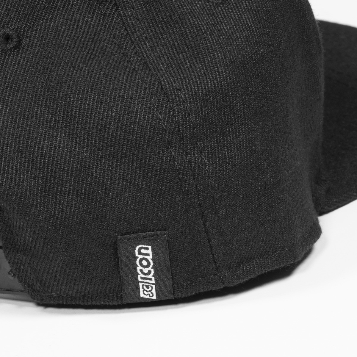 CASQUETTE SNAPBACK BLACK ON BLACK LOGO - 01