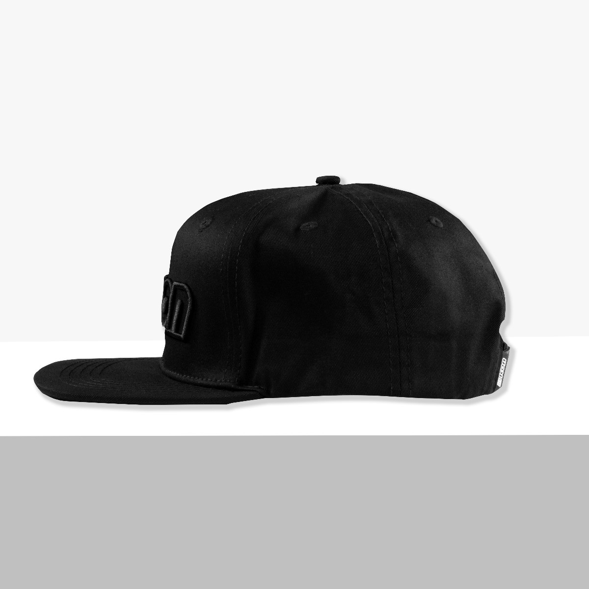 CASQUETTE SNAPBACK BLACK ON BLACK LOGO - 01