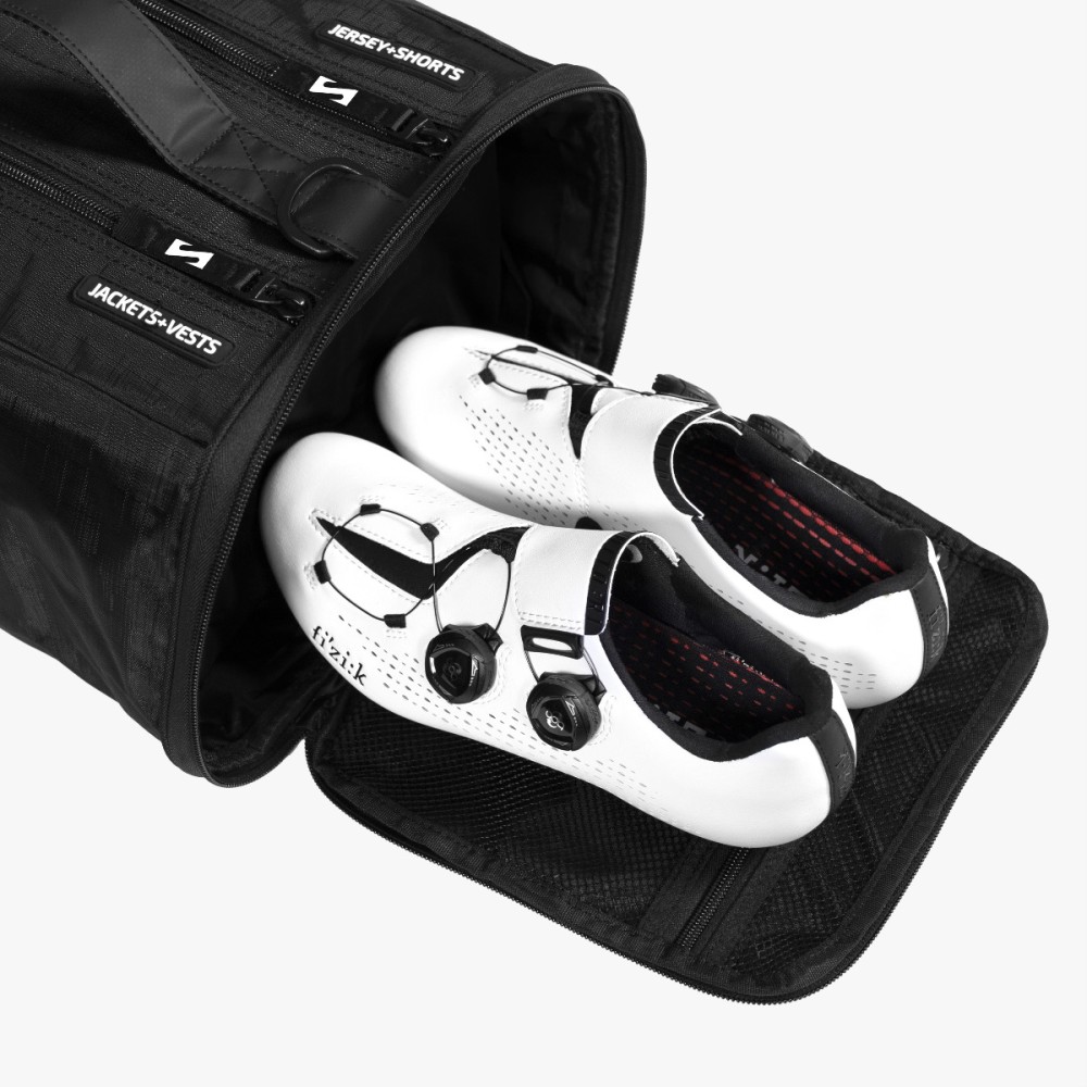 ESSENTIALS CYCLING KIT RACE DAY RAIN BAG